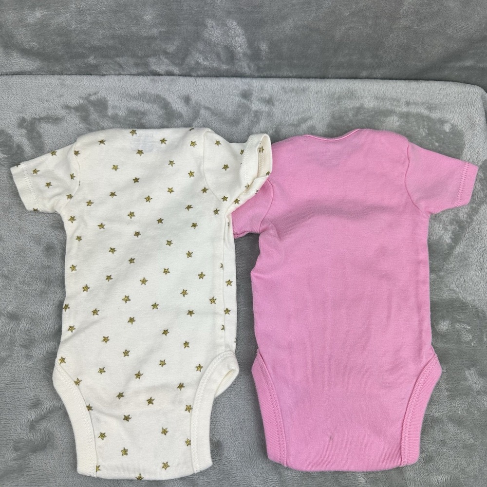 Gerber Set Of 2 Bodysuit Girls Newborn Pink Gold "So Cute" Bow Stars - Picture 4 of 4